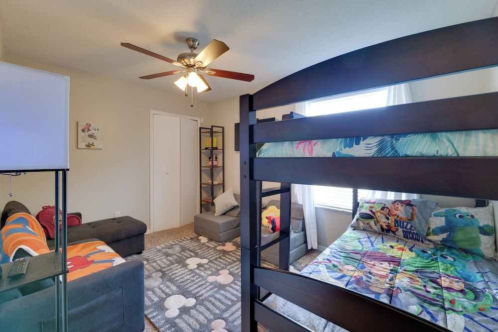 5 Mi to Wdw: Resort-style Condo w/ Pool Access
