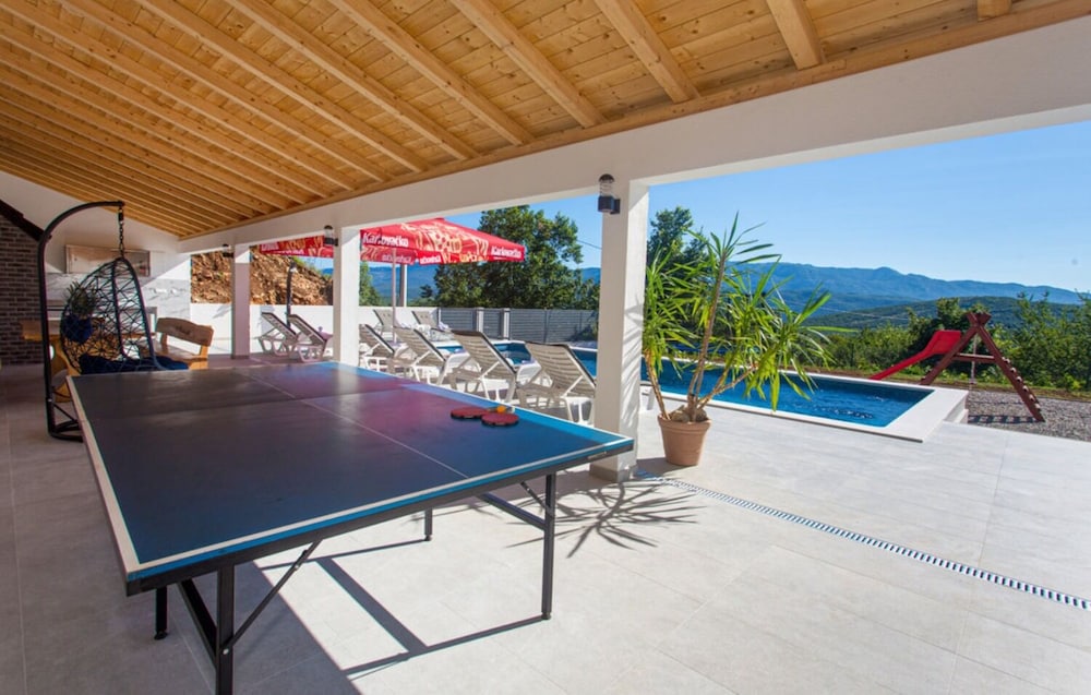 Marijana - Modern With Pool - H view 5