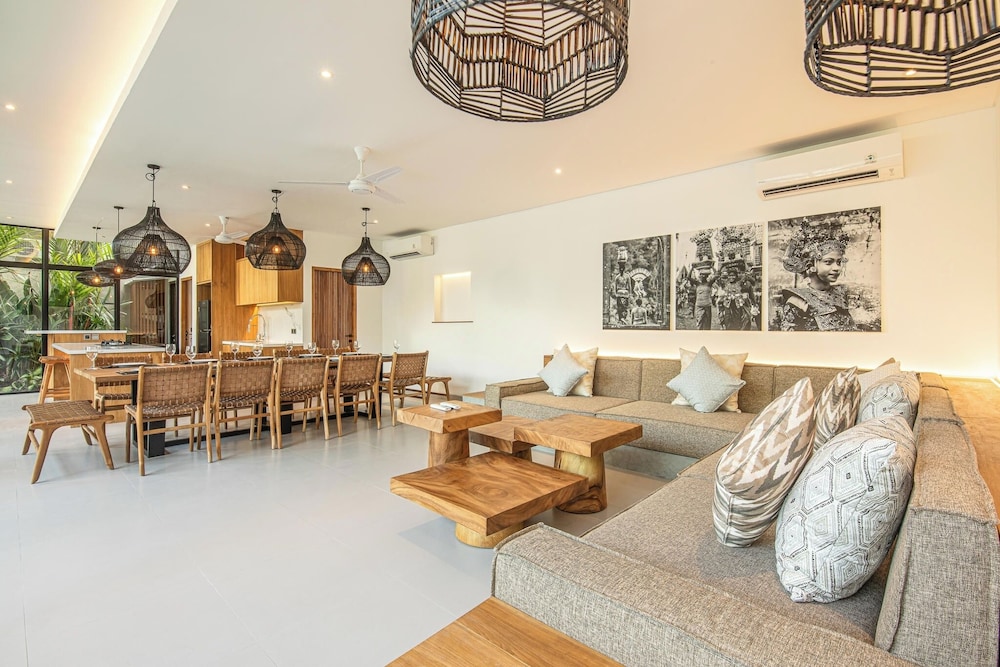 Opulent 6BR Villa, 400m From Canggus Golden Shore