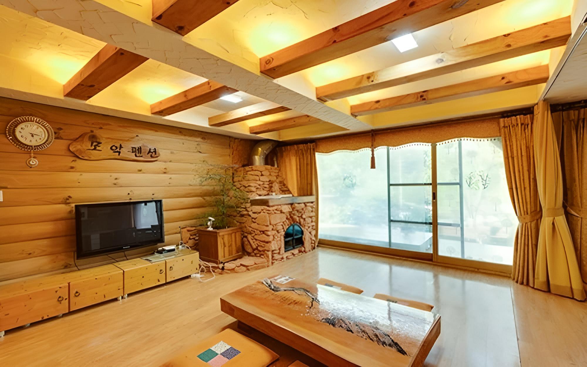 Wanju Moak Pension