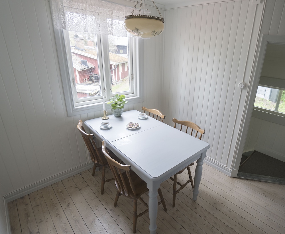 Anfasteröd Gårdsvik
