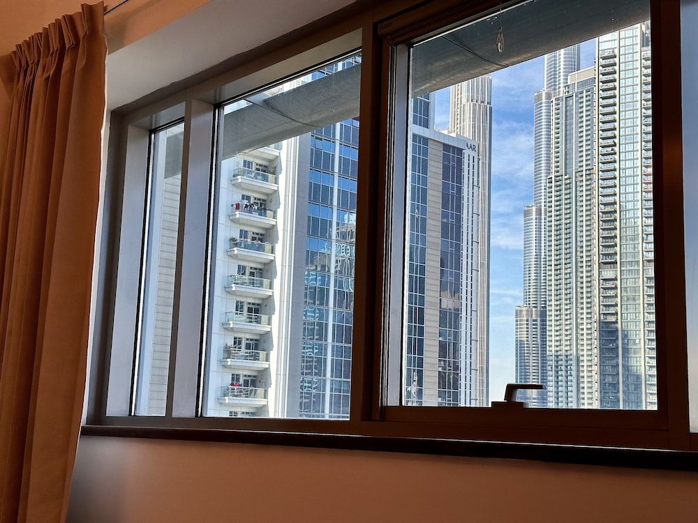 Lux BnB Executive Tower Business Bay