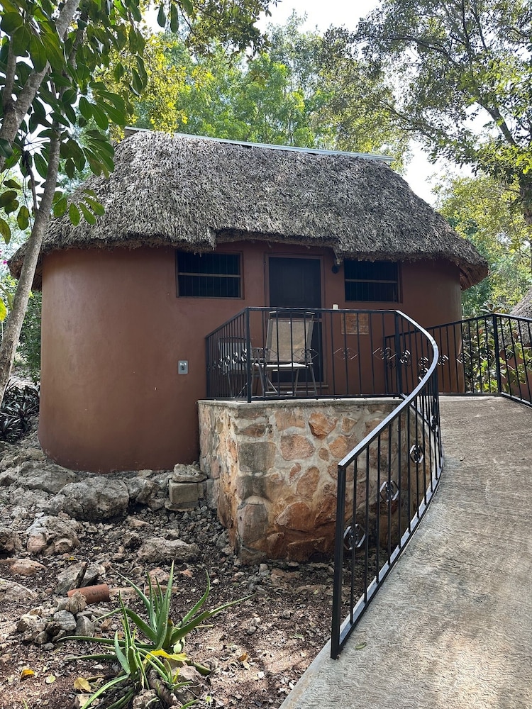 The Pickled Onion B&B and Restaurant Uxmal