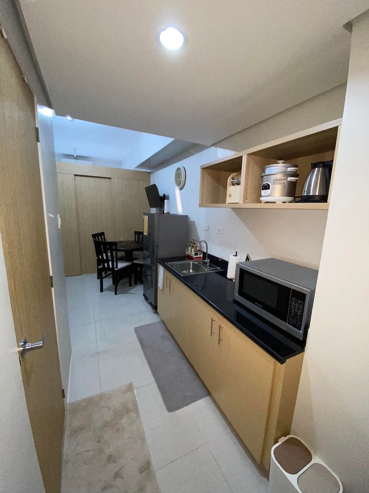 Beautiful Condominium With Swimming Pools Ect