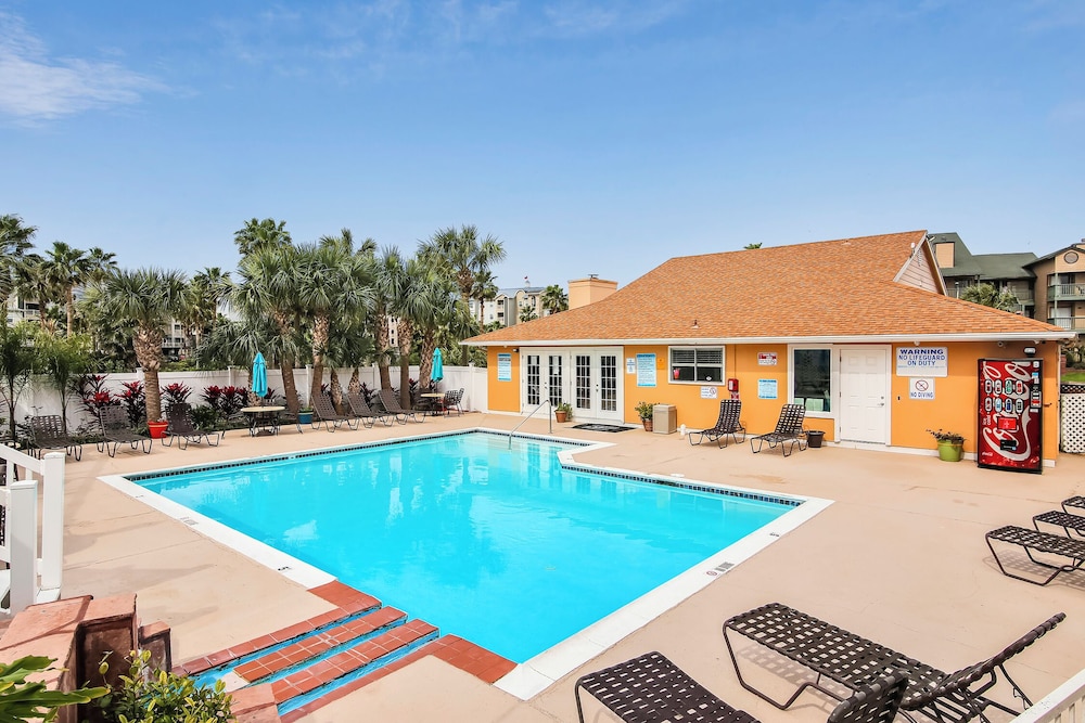 Sea Turtle by Ryson Vacation Rentals