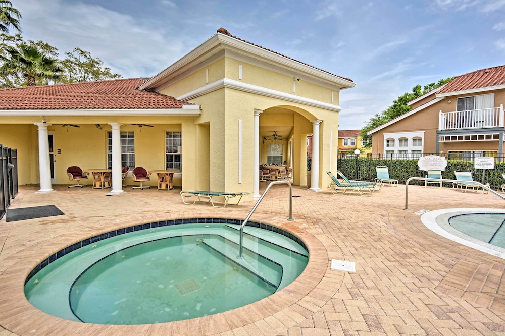 Townhouse in Lake Berkley Resort! 5 Mi to Old Town