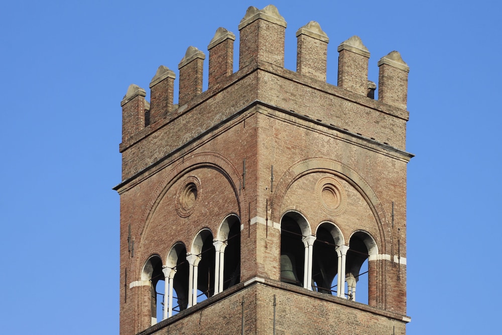 Casa Isolani Piazza Maggiore