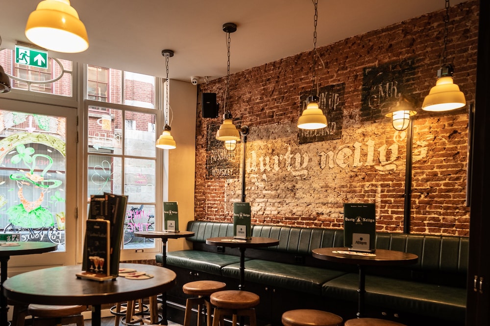 Durty Nelly's - Hostel