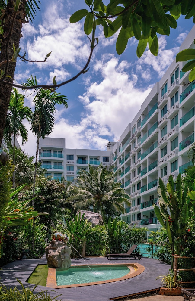 Amazon Apartments by Apartwell