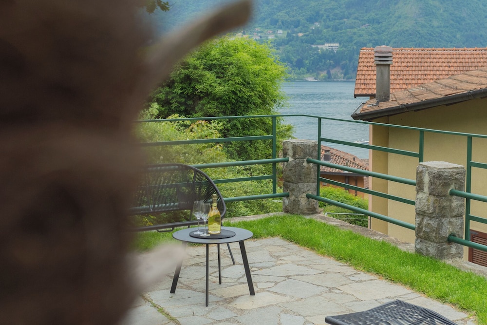 Enchanted Como Lake - Tremezzo Apartments by Rent all Como