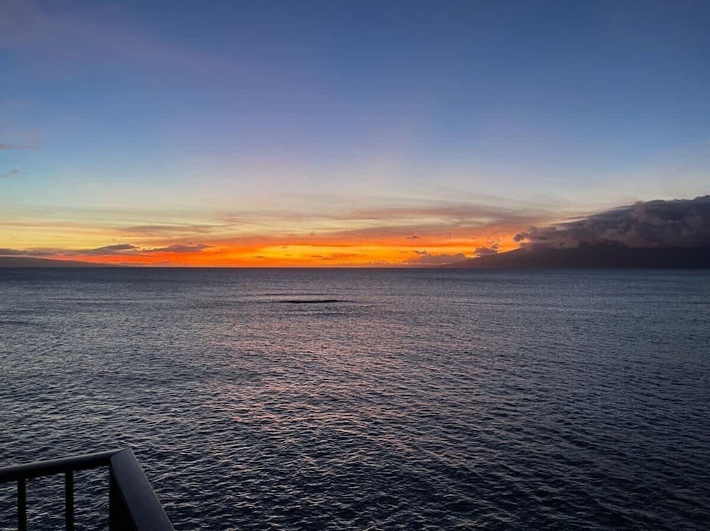 Luxurious Oceanfront 20-foot Panoramic Ocean View