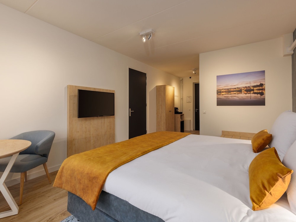 Nice Hotel Room Only 1 km From Volendam Centre, photo 21