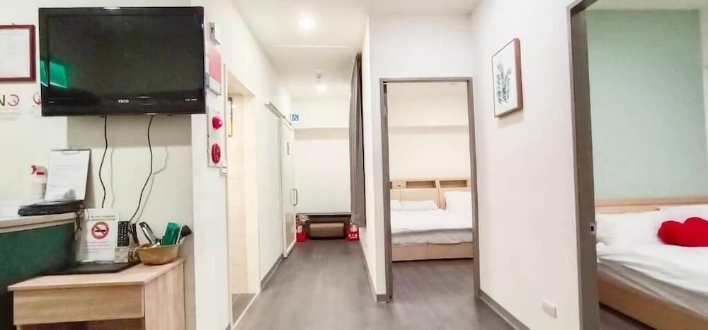 Hula Hotel - Hostel