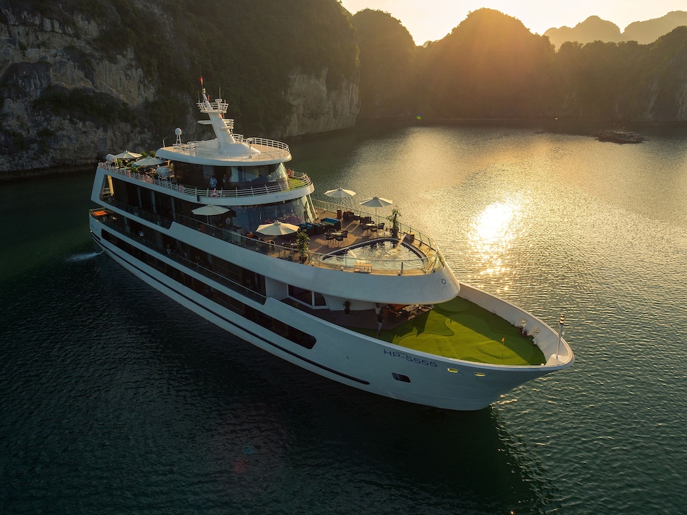 Stellar of the Seas