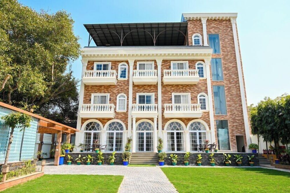 Dharm Resort