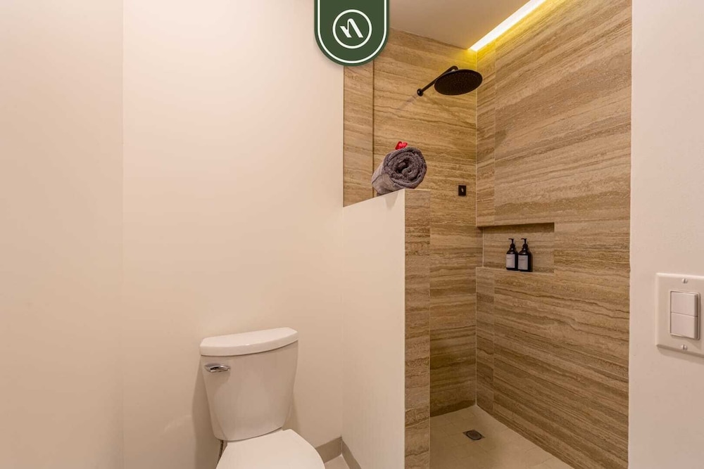 Amazing Studio With Rooftop Pool - 5 min to Marina
