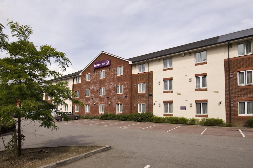 Premier Inn Newport Wales - M4 J24, photo 5