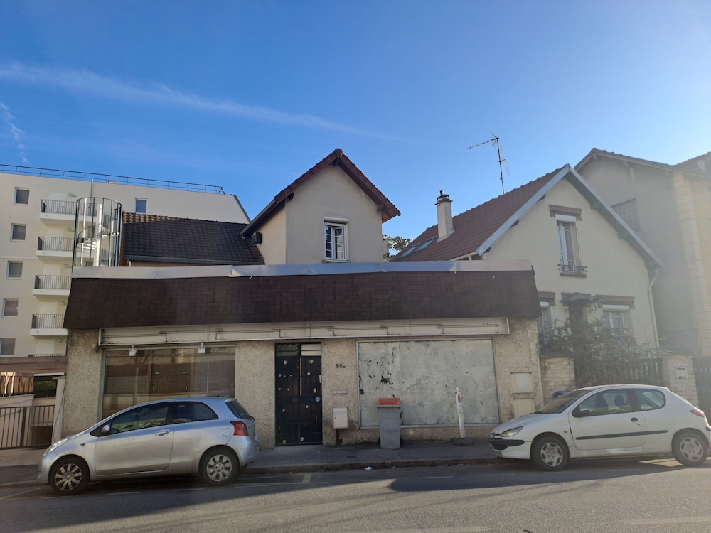 Oliasi Poissy
