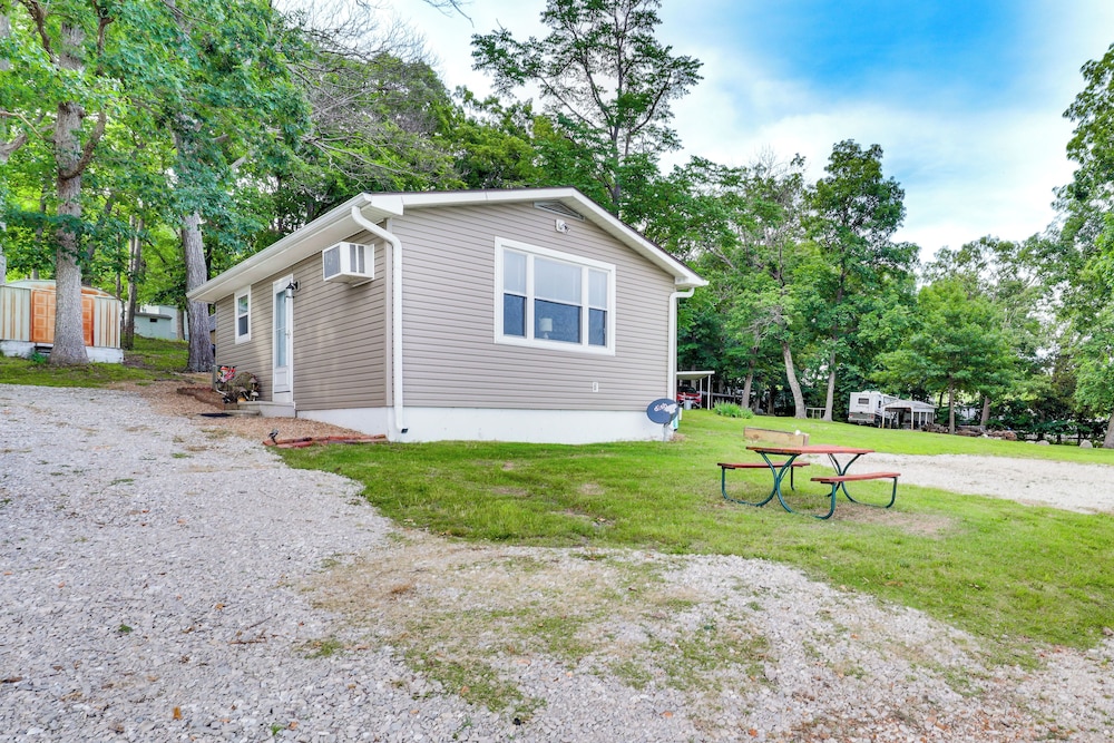 Lake of the Ozarks Cabin w/ Private Dock + Kayaks view 3