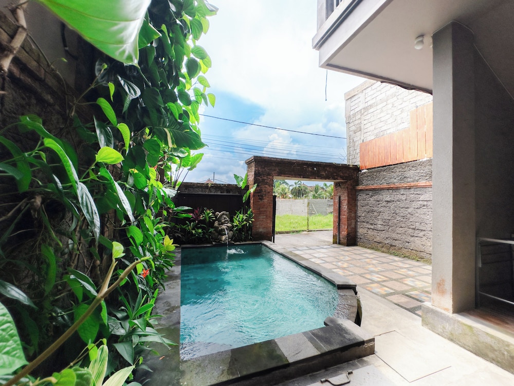 Amaluku Villa