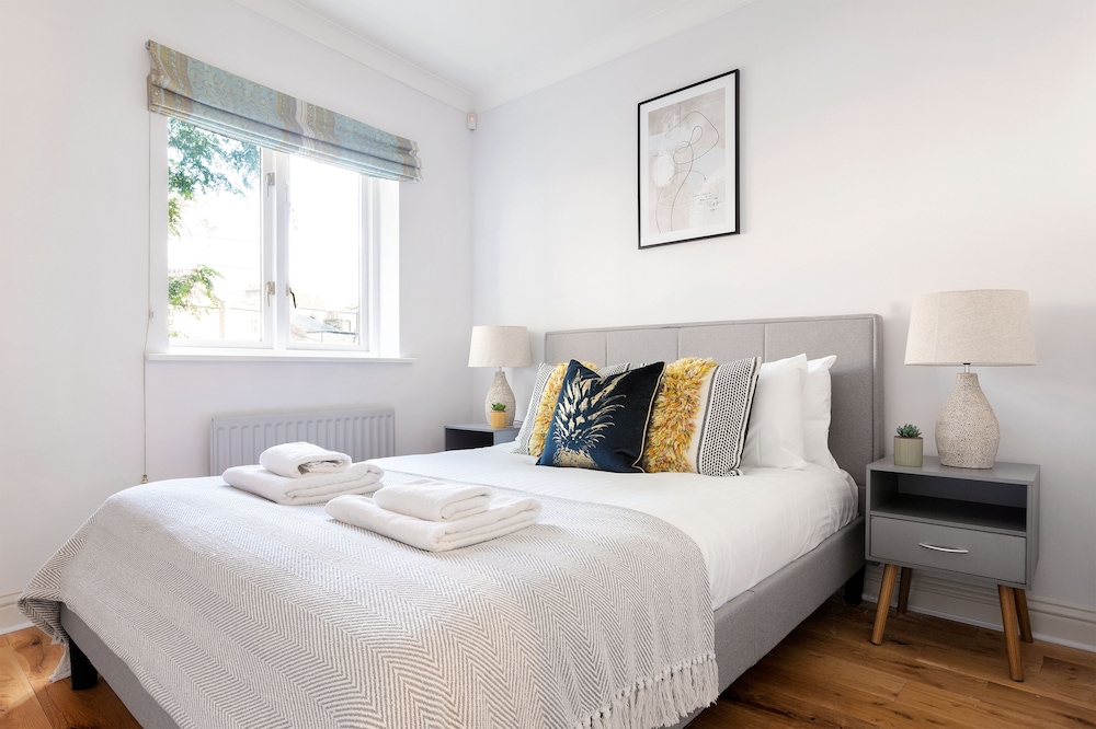 Comfortable 2 Bed Apartment by Tower Bridge