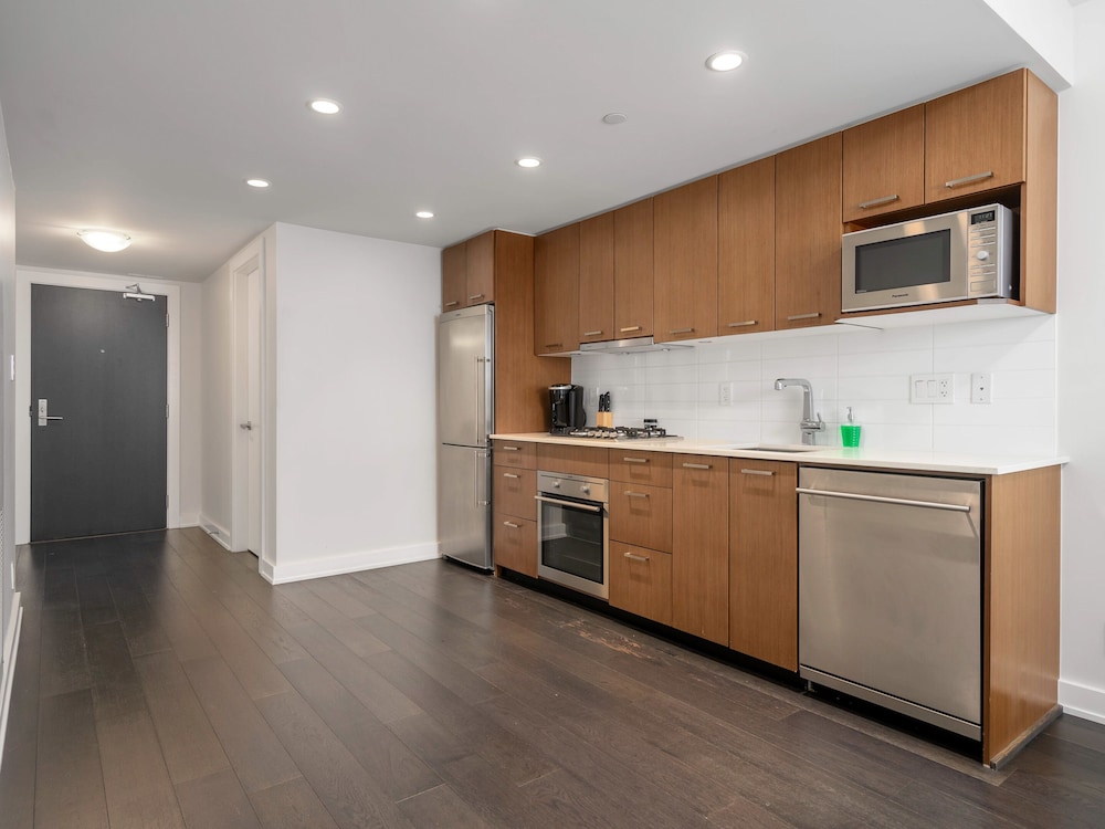 Sterling Suites - Yaletown - Image 5