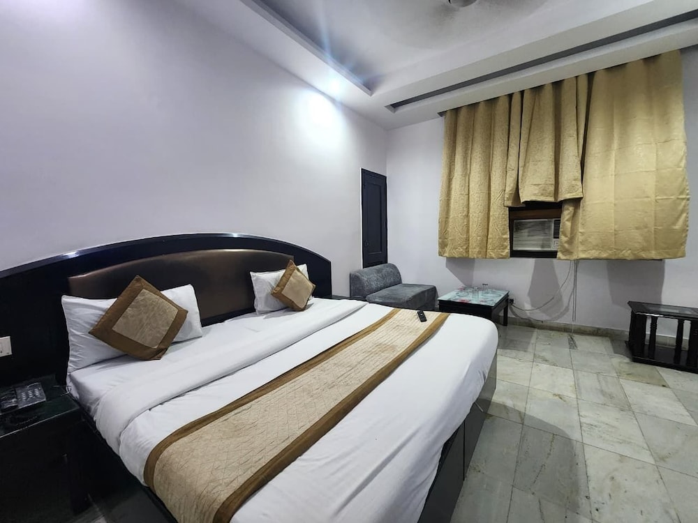 Hotel Grand Central Near Karolbagh Metro
