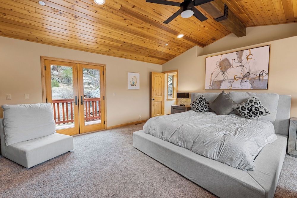 Boulder Bay Chalet Lakefront