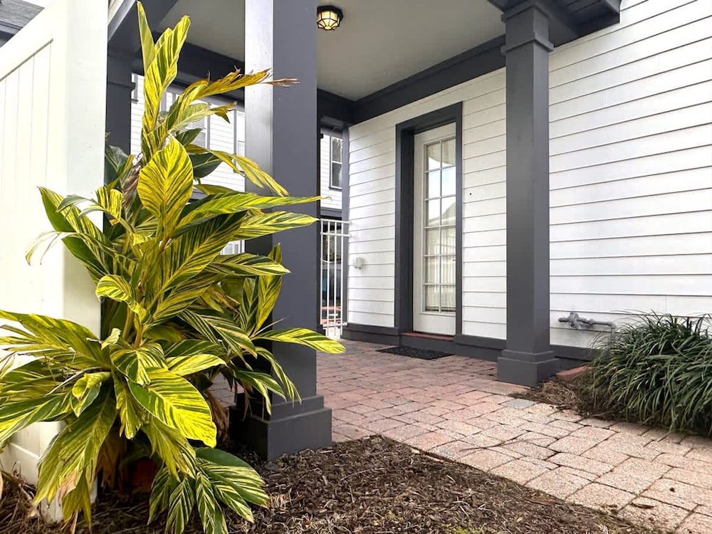 Cozy Reunion Resort Home - Sleeps 4 Near Disney