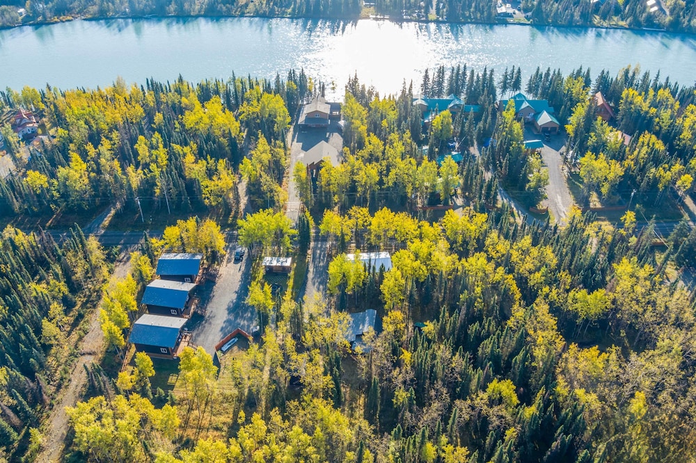 Studio Steps to Kenai River w/ Fire Pit!