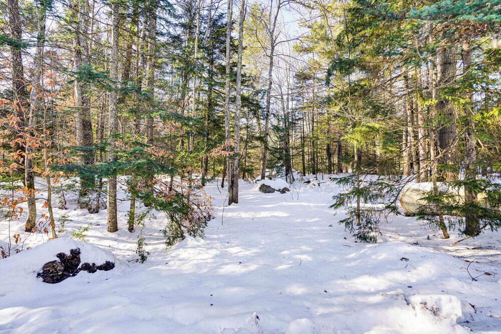 5 Mi to Ski: Family-friendly Home in West Dover!