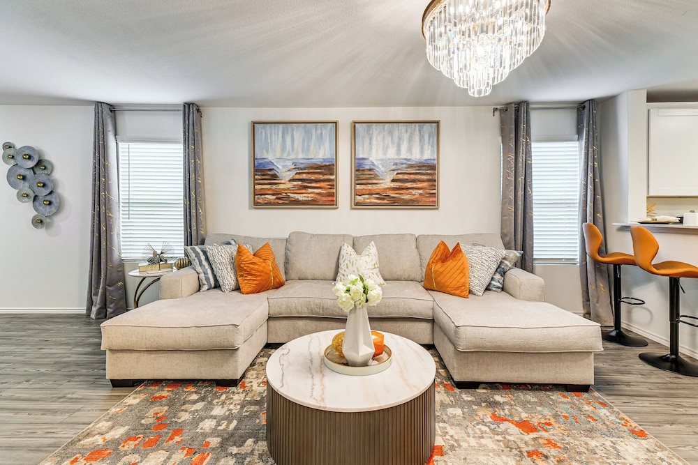 Modern Comforts + Fenced Yard: Princeton Retreat!