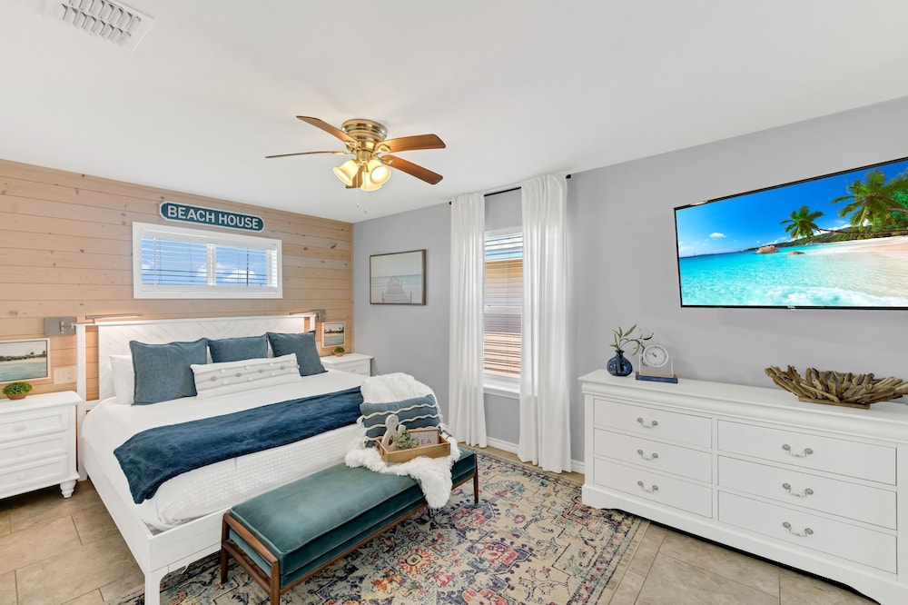 Totally Beachin by Avantstay Private Pool Hot Tub Swing Seats Beach Get Away