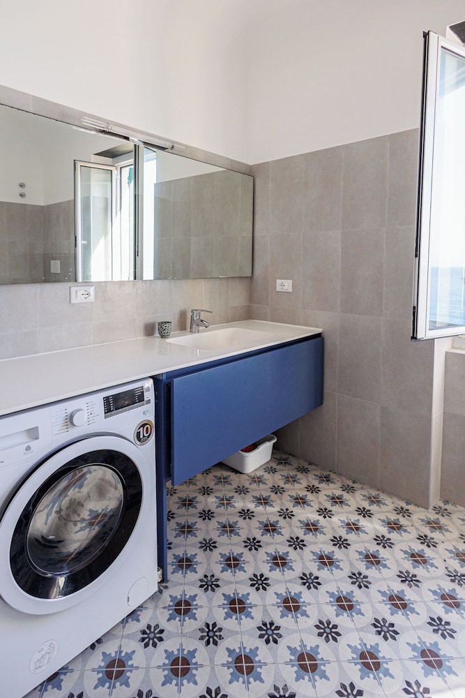 Newly Renovated Ocean View Flat