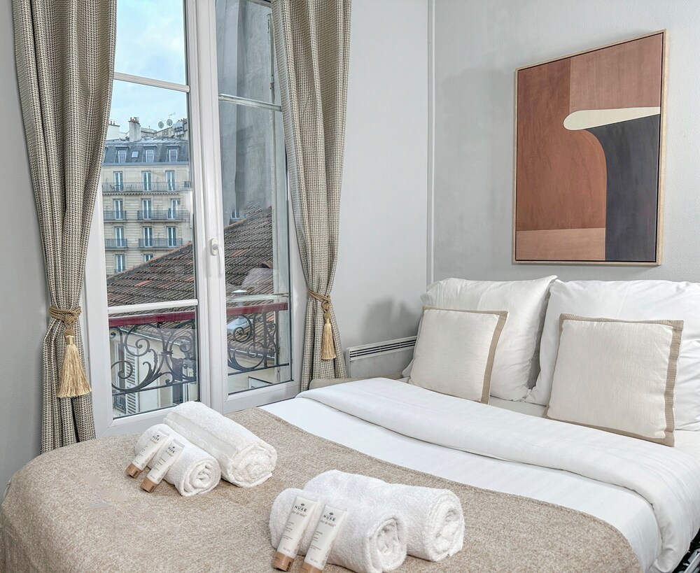 827 Barthélémy
