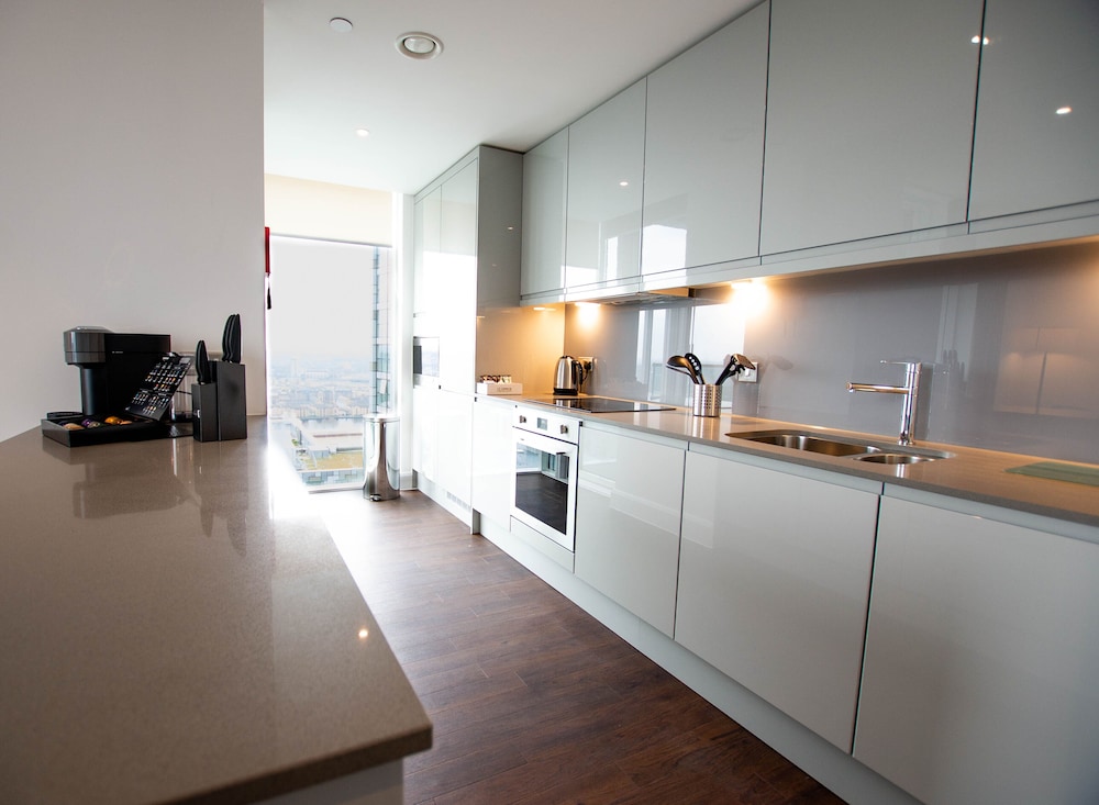 Charles Hope Apartment Canary Wharf