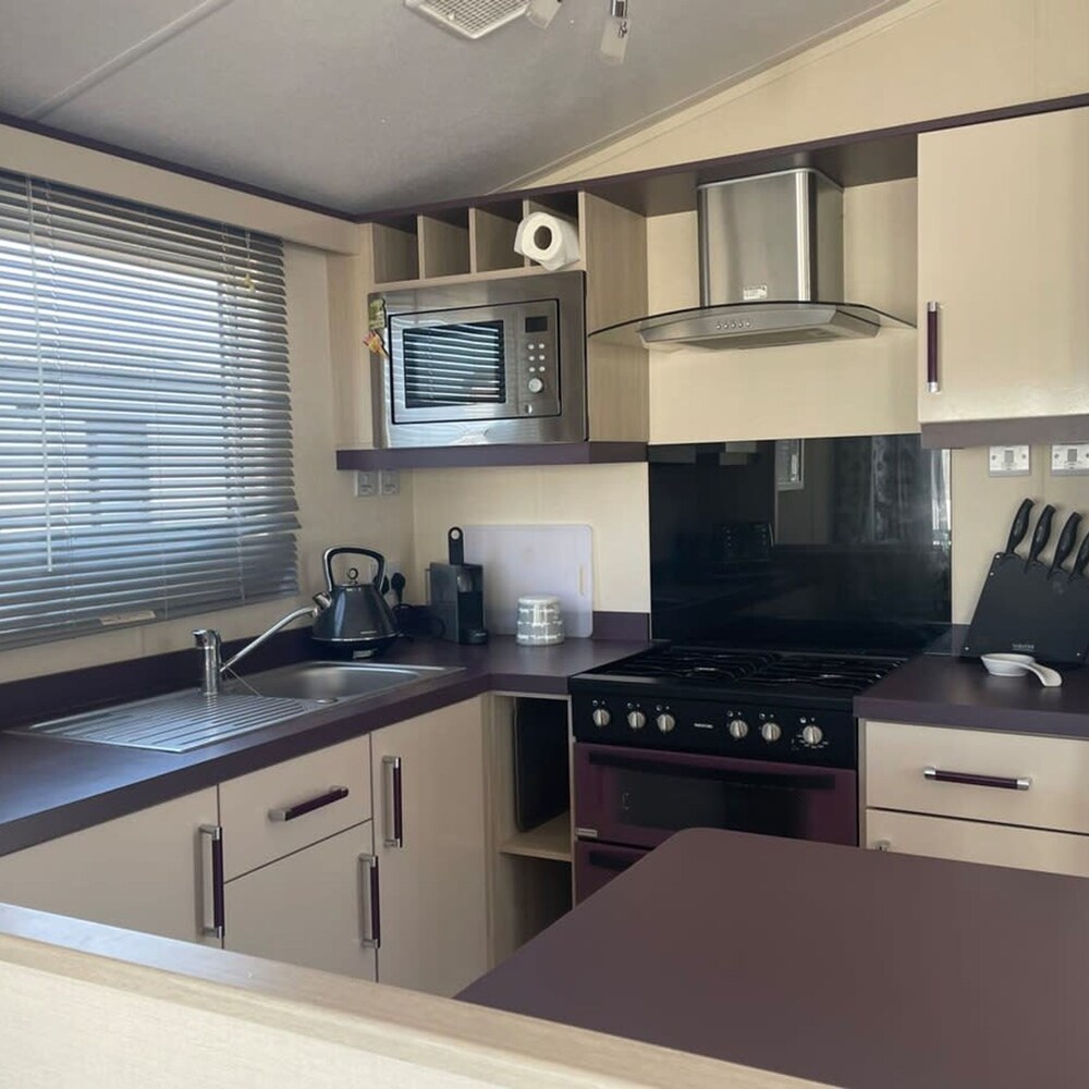 49 Bayside Cove Pevensey Bay Holiday Park view 3
