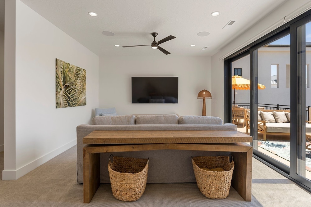 Lula Cove 7 Bedroom Home