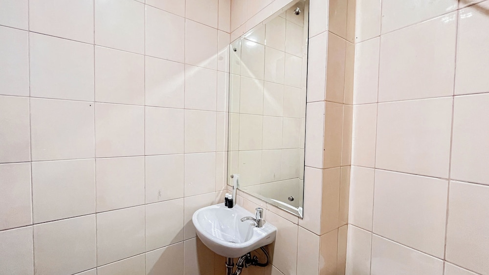 Cozy And Compact Studio Apartment At Vida View Makassar