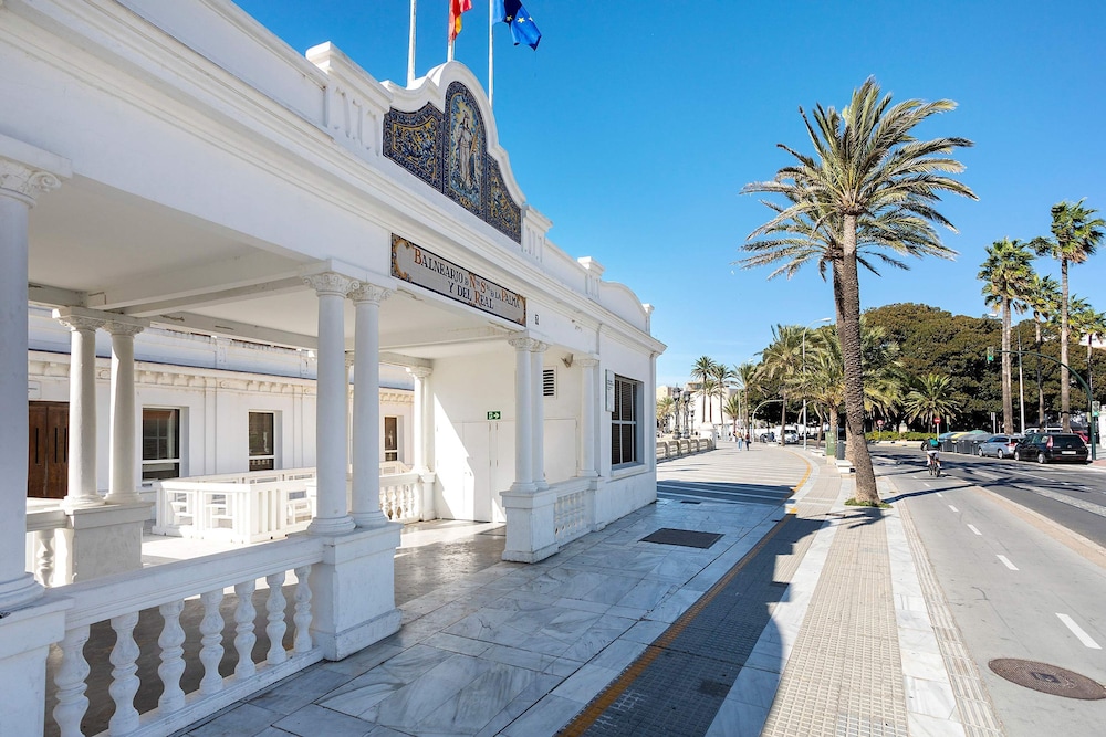 Elegant Apartment in C diz Patrocinio V