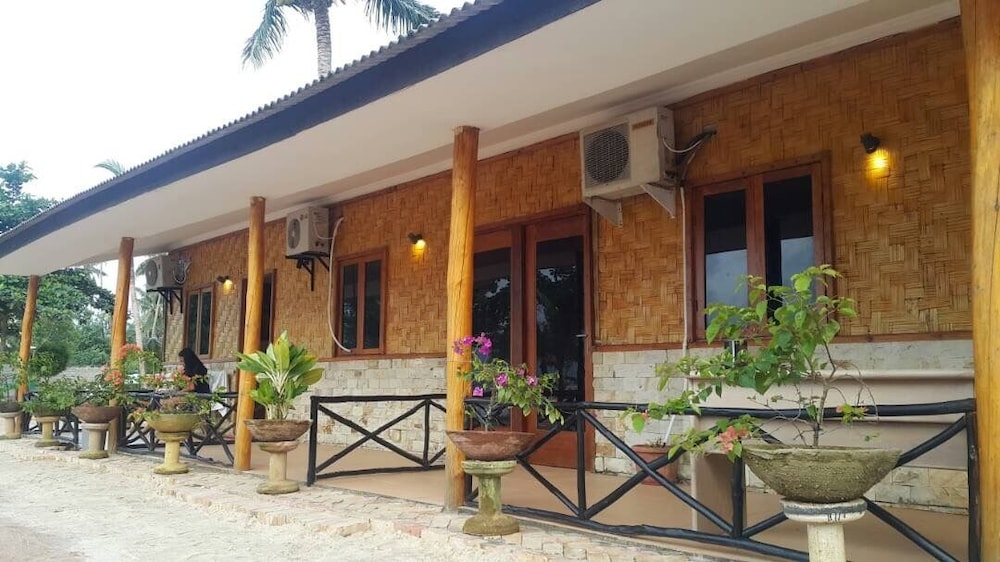 New Marjoly Beach & Resort