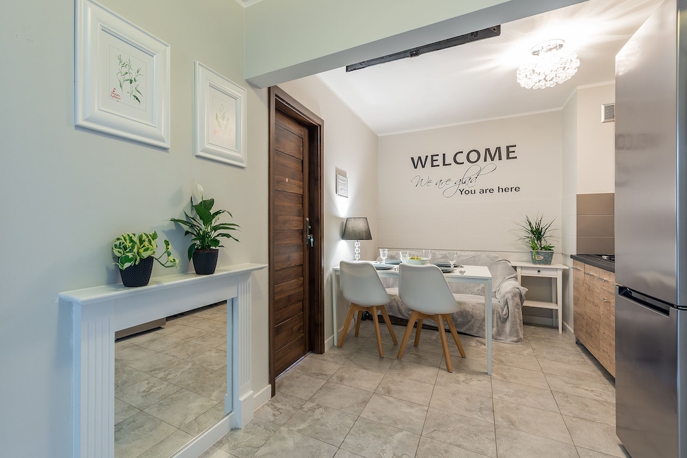UNIT Warszawa Centrum Room by Metro Rondo ONZ