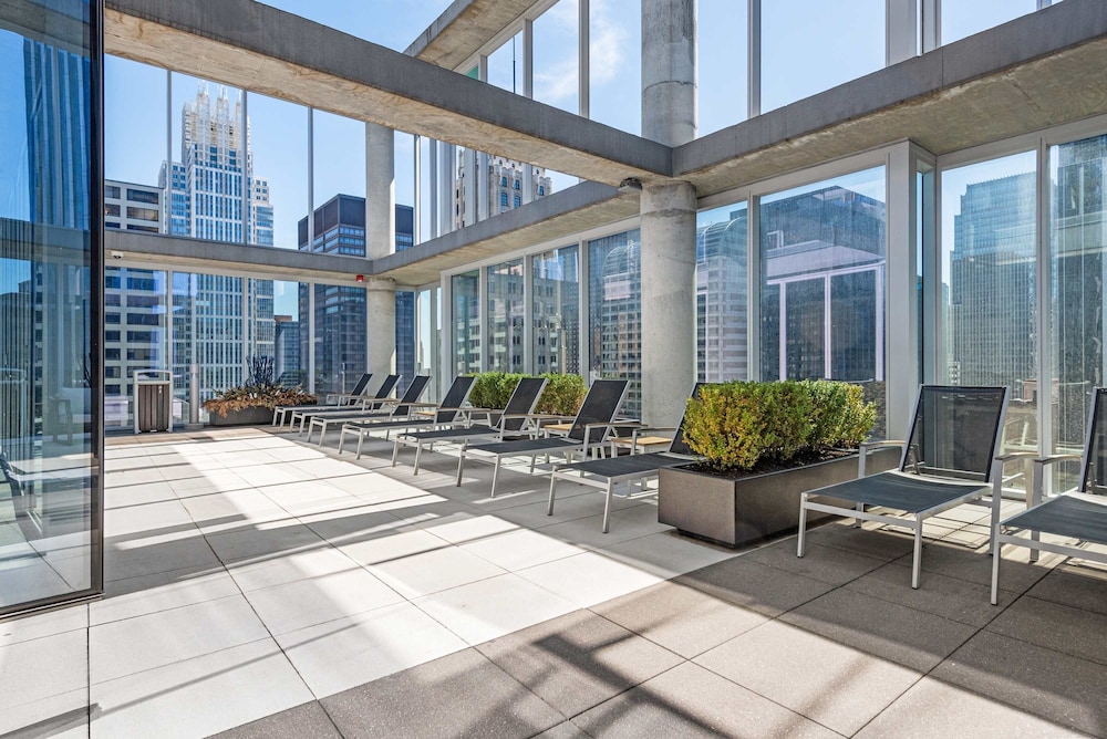 Exclusive 3BR City Views Top Amenities Central