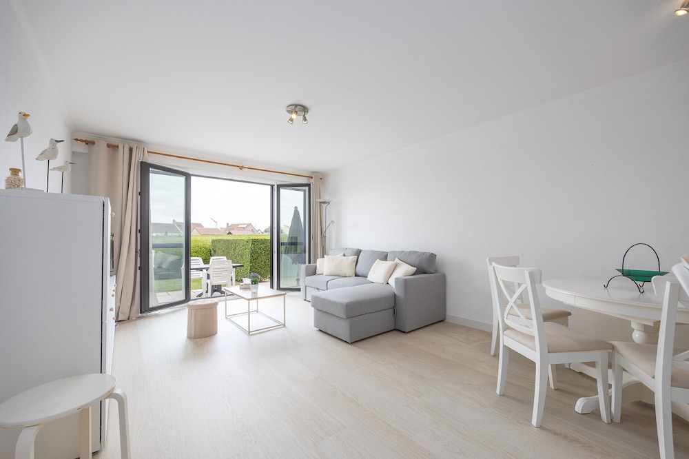 Ground Floor Apartment With Sunny Terrace