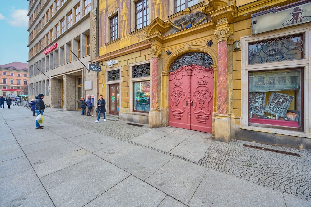 Wrocław Rynek Apartment by Renters view 2