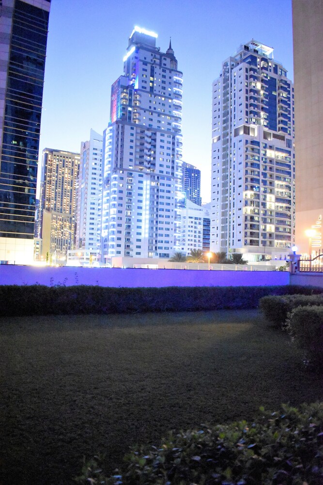 2 Bedrooms Apartment in Marina Diamond 4