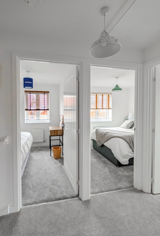 Cotswold Green - Sleeps 5 - Free EV Charge
