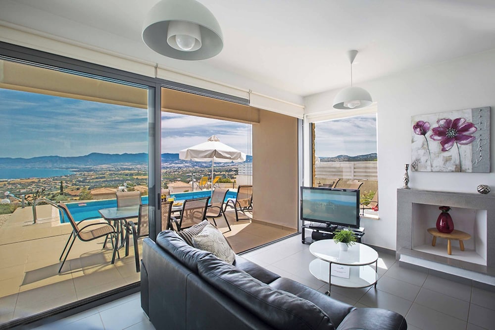 Villa Latchi View