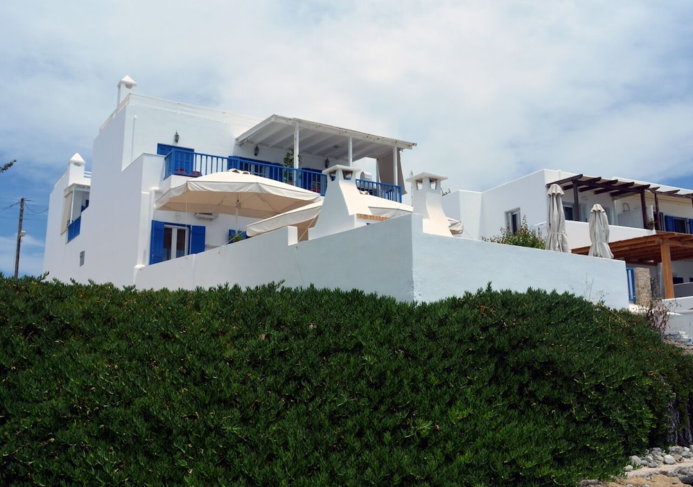 Heliotropio Studios & Apartments