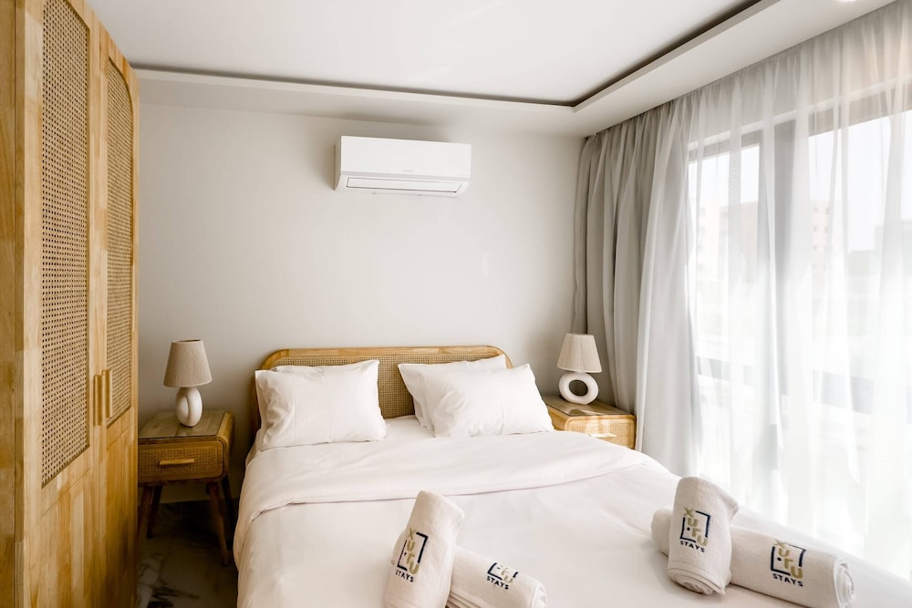 The 2bdr Radiant Residence 5 min to Airport